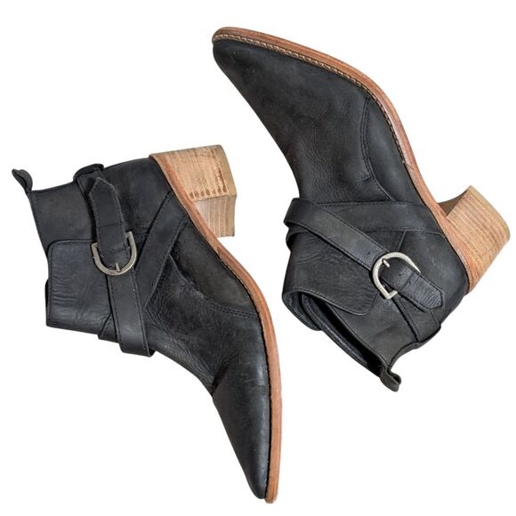 Free People black washed pointed toe double strap ankle bootie size 38.5 - Picture 4 of 10